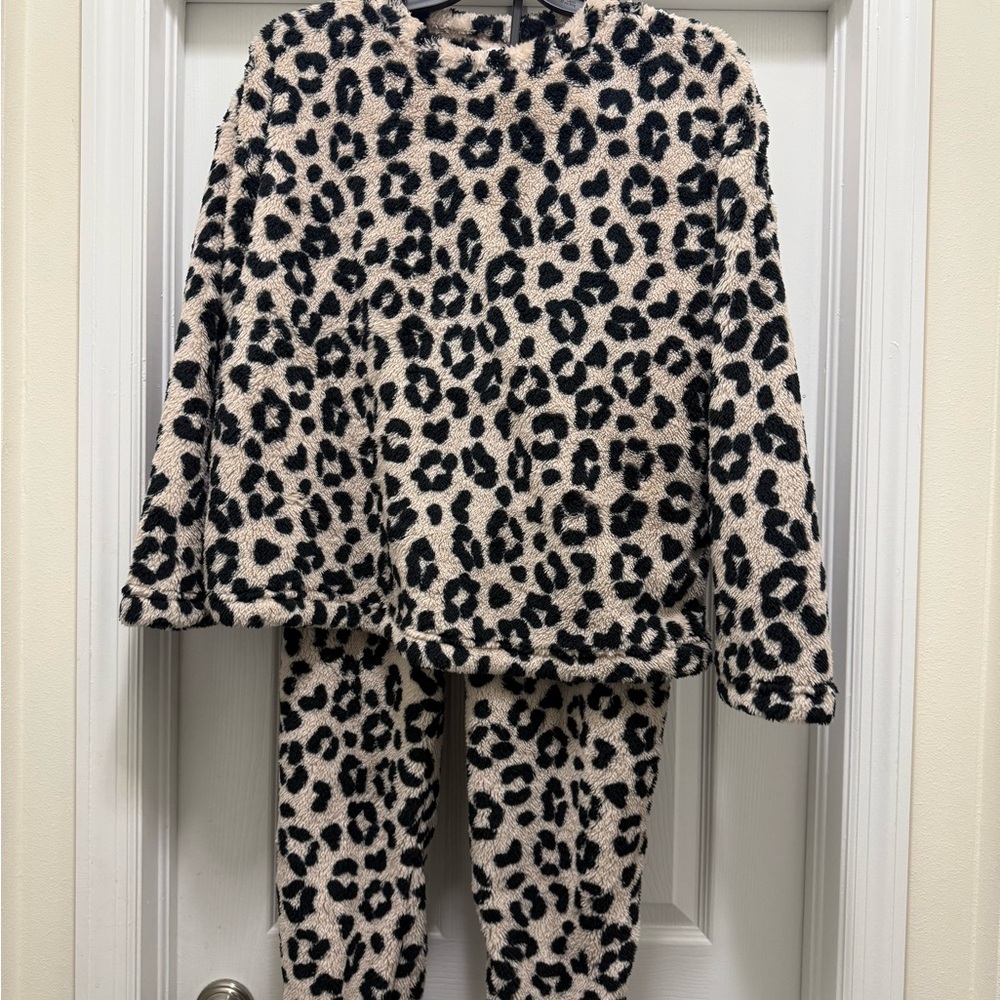 Leopard Print Fleece Pajama Set XL (16-18) - Picture 2 of 2